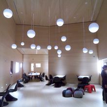 ビジタールーム