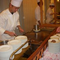 夕食バイキングの様子