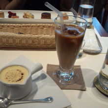 クレームブリュレとアイスコーヒーのセット