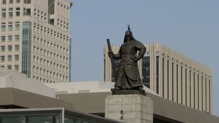 キョンボックン前に広がる広場