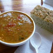 牡蠣のスープとパン