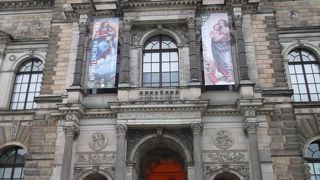 王宮が美術館に・・・