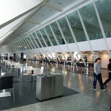 科学館カフェ・奥にショップ