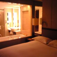 部屋からガラス張りで見えています