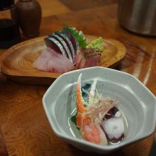 酢の物、刺身ご飯はてんこもりでした。