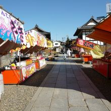 出店は、タイ焼き、タコ焼き、フライドポテトなどの定番もの。