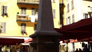 旧市街にある広場