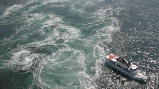 渦潮の上を歩く！