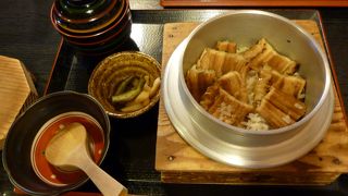 花菱・・・「宮島」にある飲食店です。「かき釜飯」がお勧め！