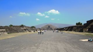 テオティワカンを見渡せます