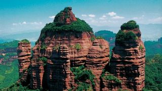 大仏で有名な峨眉山