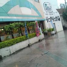 ホテル横に温泉の入口があります