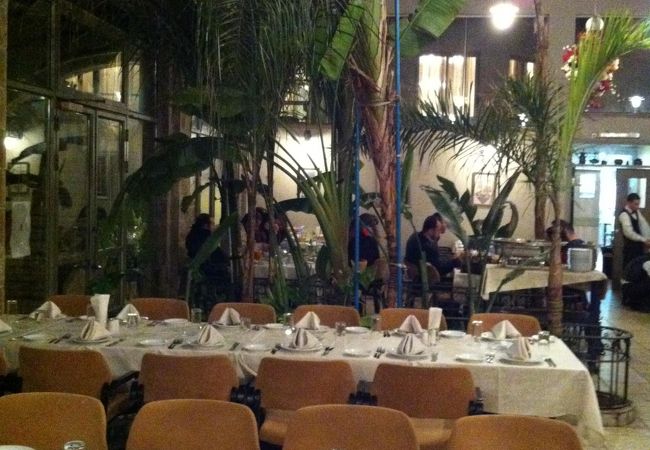 ダルナ レストラン