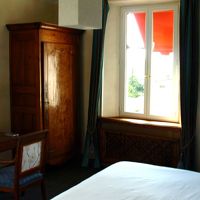 窓の向こうは旧市街〜海が眺められる部屋