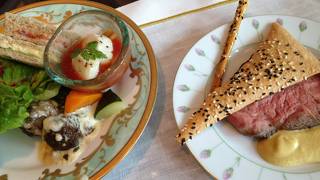 お茶はTWG！１度はリッチなホテルでお腹を空かせてハイティーを。女性だけではなく男性も満足出来ます。