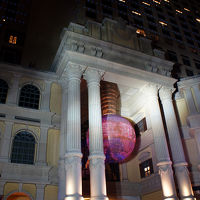 こちらはカジノの入り口。ホテルの入り口は別です