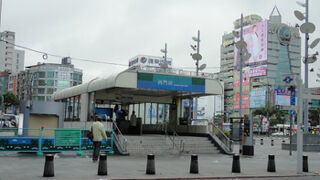 朝と夜では景色が一変　台湾に西門町