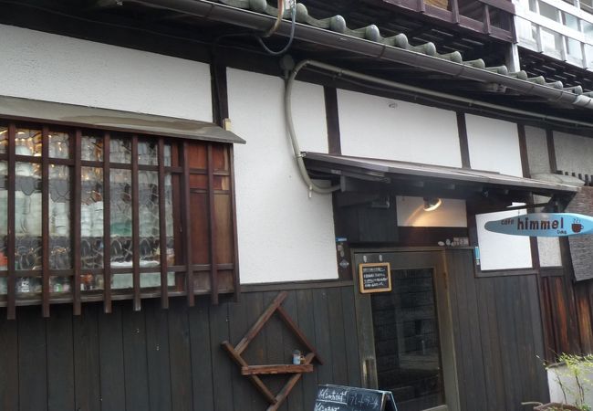 枚方公園駅前の隠れ家的カフェ