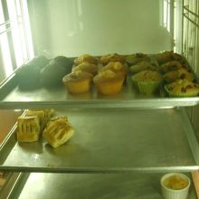 ラウンジ内の食べ物