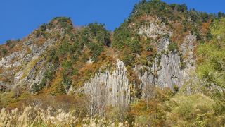 布岩が迫力あります