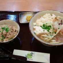 モールでそば食べました。