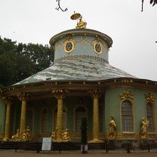 宮殿敷地内の中国茶館