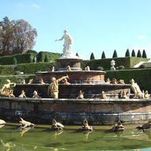 庭園内の池　ヴェルサイユ宮殿