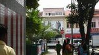 これぞシンガポールという風景です。MRT駅が開通してからは女性でも歩ける雰囲気になりました。