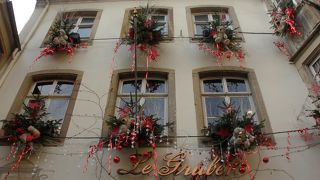 とても混んでいる人気店