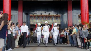 交代式は必見です。