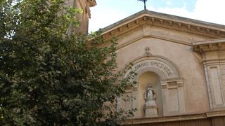 鐘楼を持つ礼拝堂