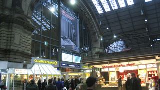 日曜でもお店が開いています！