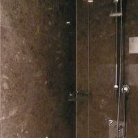 シャワーブースも独立。