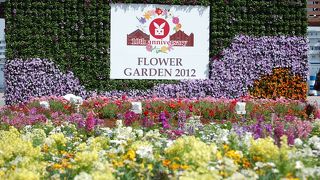 赤レンガ倉庫で「フラワーガーデン２０１２」