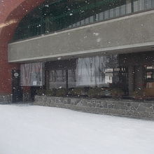 近代的な”駅舎”です