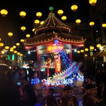 コンパクトな広場です