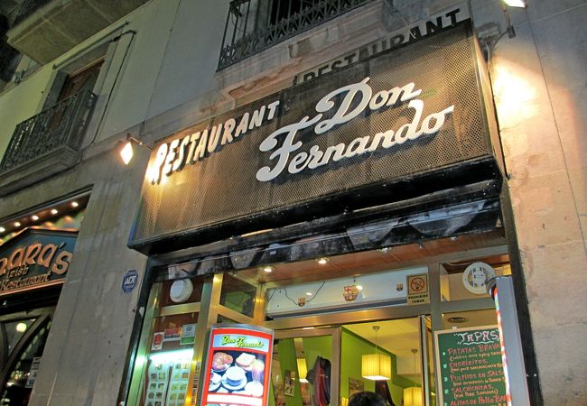 Liceuのドンフェウナンドはまあまあおすすめのレストラン．値段は手ごろ，味も良い