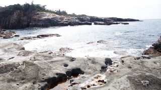 千畳敷、三段壁、志原海岸など