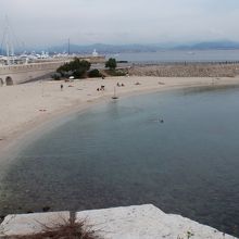 空いているビーチ