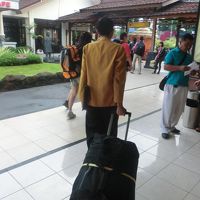 無料でシャトルバスのプライベート送迎がありました。