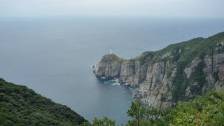 大瀬崎灯台・・・日本の果てとうい感じすらする五島列島にある灯台です。