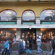 ヴァーツラフ広場に面するカフェ