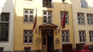 よく似た集合住宅