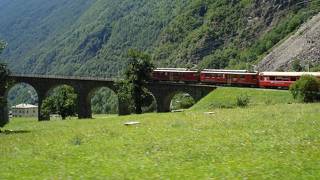 レーティッシュ鉄道アルブラ線 ベルニナ線と周辺の景観 (スイス)