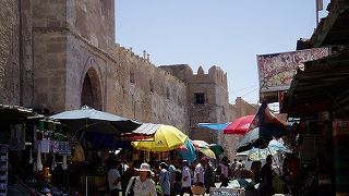 庶民の暮らしや息づかいが感じられる