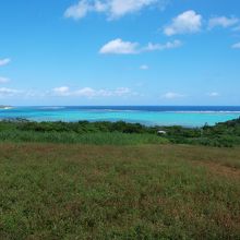 エメラルドグリーンの海