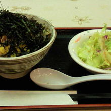 ７７７の鶏飯（鶏スープのお茶漬け）