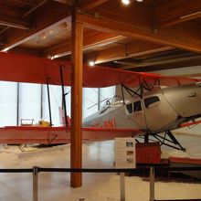 北極圏交通の要所だけに飛行機も展示。