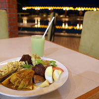 夕食はブッフェ。人がいなかった･･･。