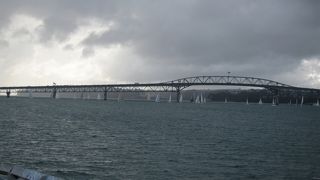 オークランドから見れる景観のいい橋